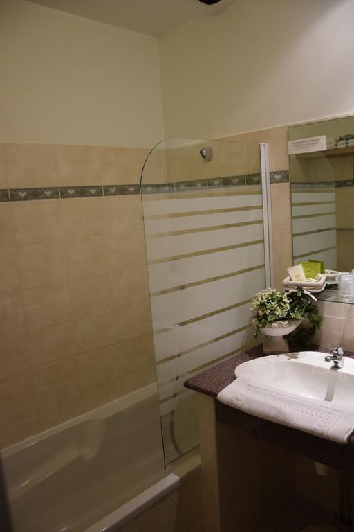 Le Petit Relais Hotel Cales  Room photo