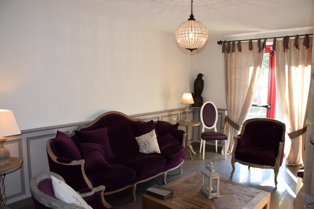 Le Petit Relais Hotel Cales  Exterior photo