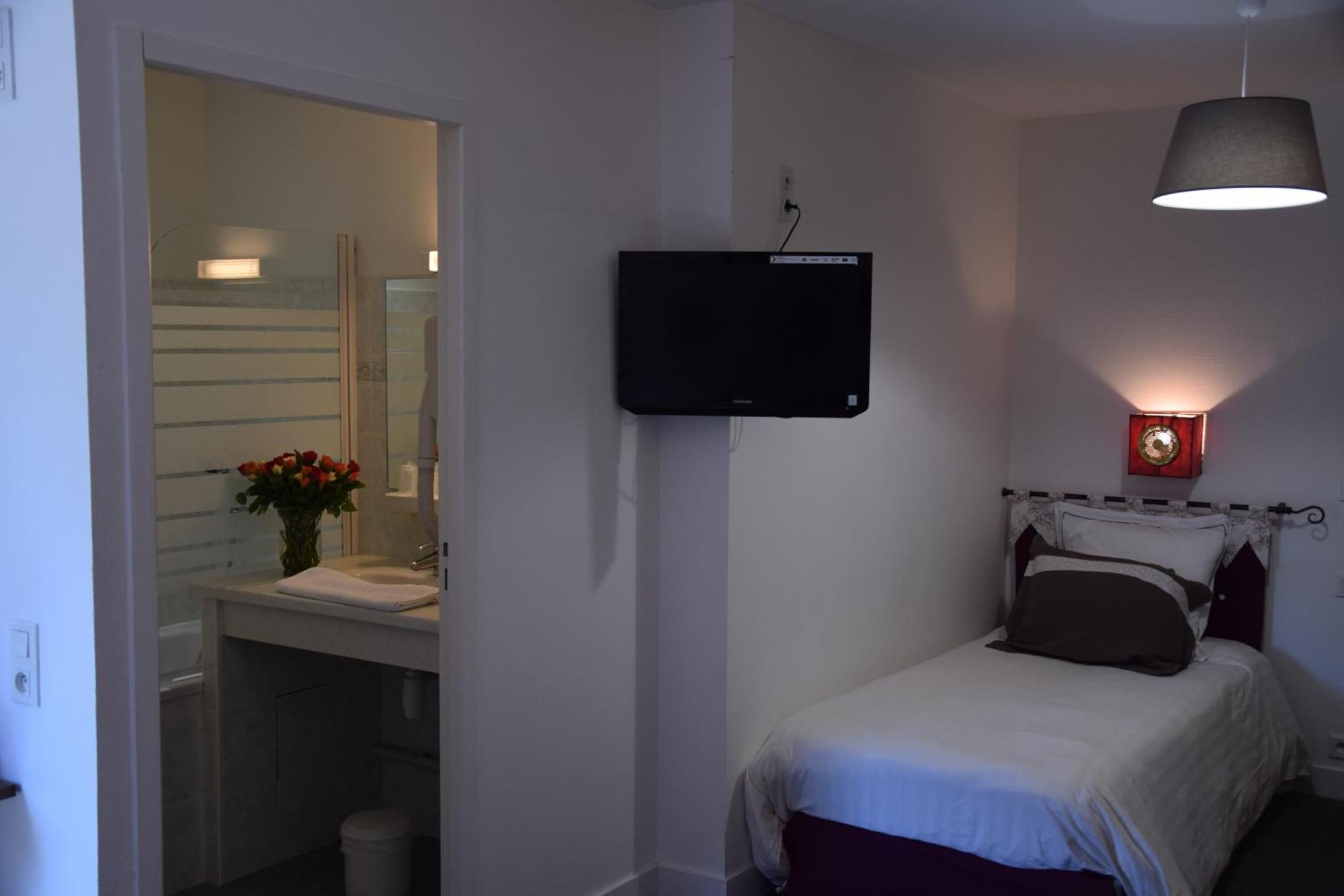Le Petit Relais Hotel Cales  Room photo